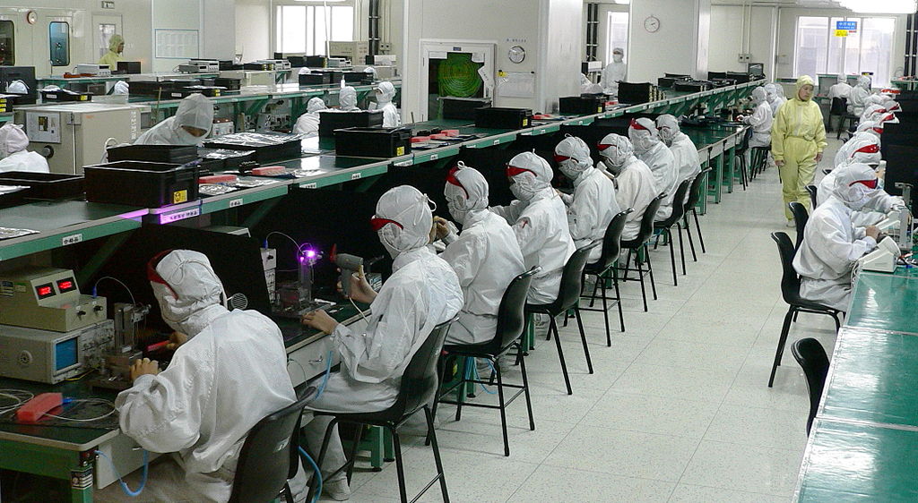 1024px-Electronics_factory_in_Shenzhen