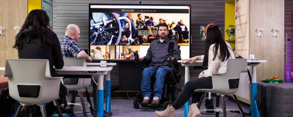 Microsoft oeuvre à rendre Windows 11 et le PC plus accessible aux handicapés et à la diversité des handicaps pour rendre l'informatique plus inclusive.