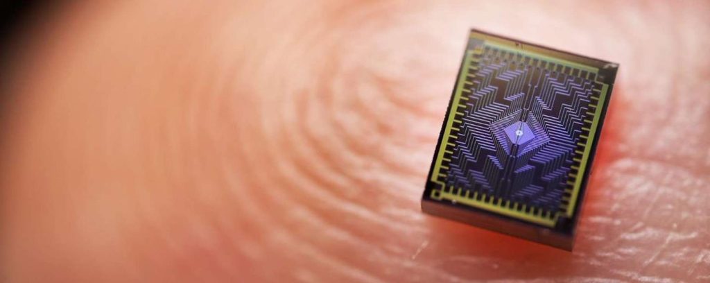 Intel lance une nouvelle puce quantique à base de silicium, le Tunnel Falls à 12 qubits